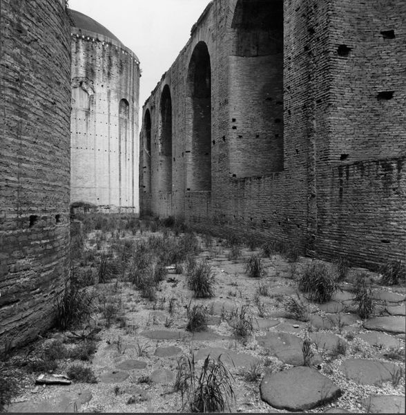 011109 - monumento - Foro Romano, Basilica di Massenzio, il corridoio sul lato settentrionale (Fototeca Unione pr. Accademia Americana); neg. serie C, n. 22783