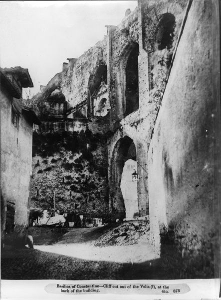 011110 - monumento - Foro Romano, Basilica di Massenzio, retro dell'edificio (foto Parker 873); neg. 6x6, n. 19578