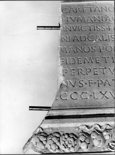 010579 - restauro - Foro Romano, Basilica di Massenzio, restauro della targa; FILM n. 902