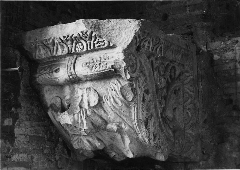 010571 - monumento - Foro Romano, Basilica di Massenzio, abside cosantiniana, mensole; neg. serie F, n. 1367