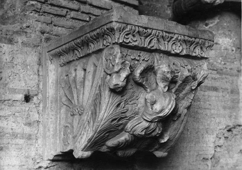 010573 - monumento - Foro Romano, Basilica di Massenzio, abside cosantiniana, mensole; neg. serie F, n. 1373