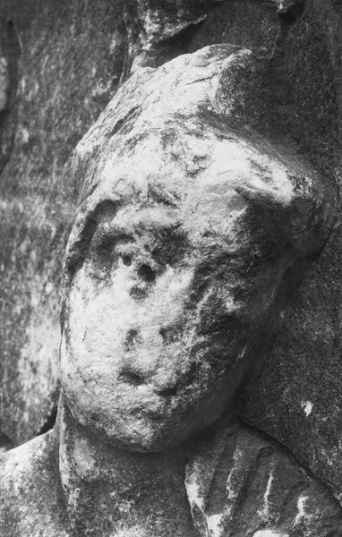 020691 - monumento - Foro Romano, Base dei Decennali, lato sud, con la scena del sacrificio, particolare della testa di un personaggio (1936); Ist. Arch. German. n. 1258