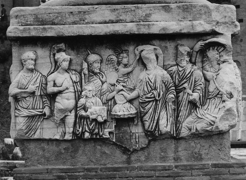 020698 - monumento - Foro Romano, Base dei Decennali, lato sud, con la scena del sacrificio, dopo la sistemazione; neg. serie 6x6, n. 670