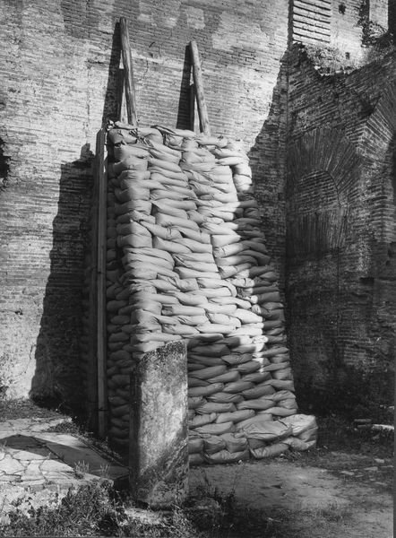 016018 - restauro - Foro Romano, la Casa delle Vestali, protezione antiaerea (foto Reale); senza negativo