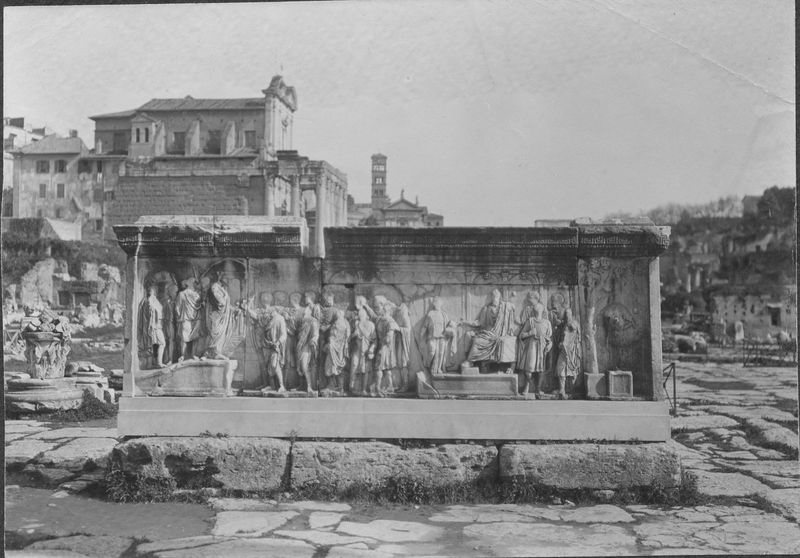 015878 - monumento - Foro Romano, Plutei di Traiano, il rilievo con l'institutio alimentaria (foto Brunner, fine sec. XIX); senza negativo