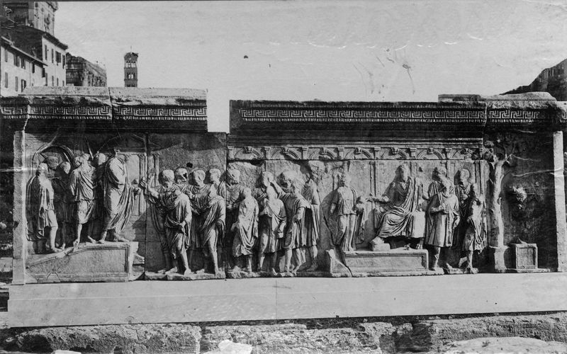 015879 - monumento - Foro Romano, Plutei di Traiano, il rilievo con l'institutio alimentaria (foto fine sec. XIX); senza negativo