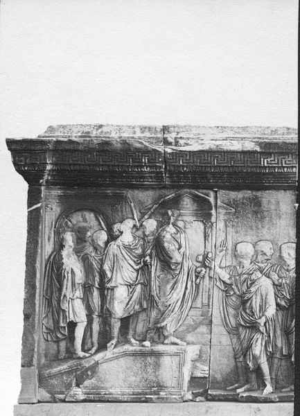 015884 - monumento - Foro Romano, Plutei di Traiano, il rilievo con l'institutio alimentaria, particolare della parte sinistra; senza negativo
