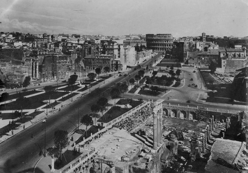 016230 - monumento - Roma, vedute aeree, Via dell'Impero dopo la sistemazione; senza negativo
