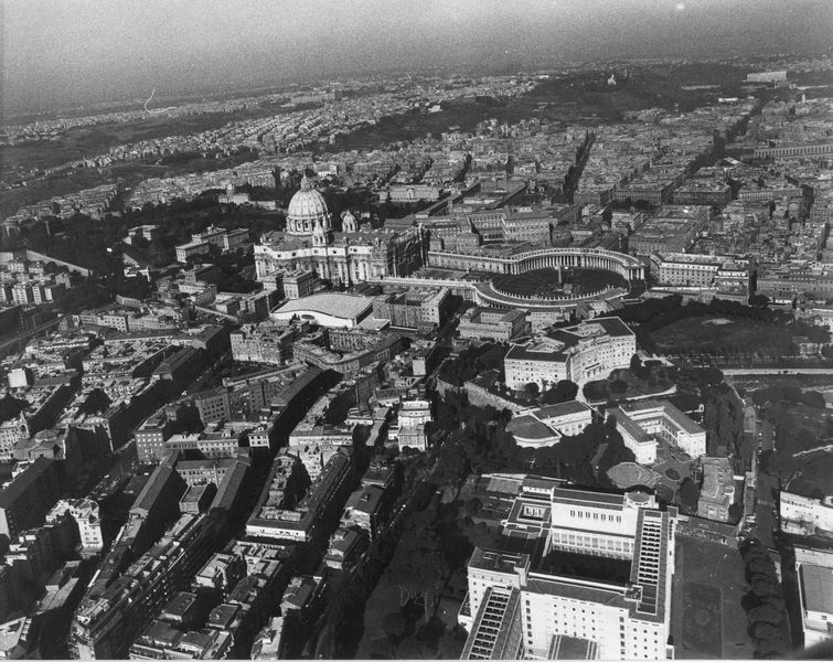 016245 - monumento - Roma, veduta aerea della CittÃ  del Vaticano; FILM n. 1727