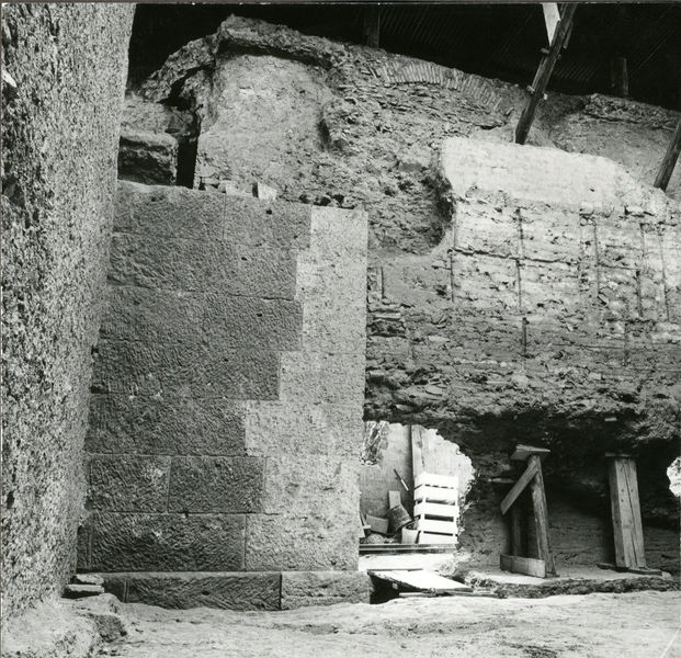 C002185 - monumento - Colosseo, veduta del prospetto settentrionale, dopo la nevicata del febbraio 1986; neg. serie L, n. 280