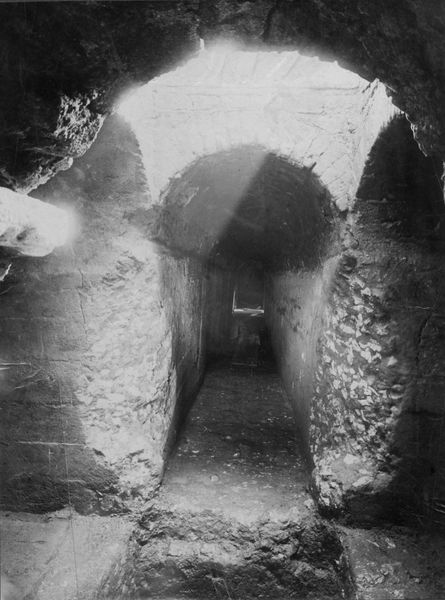 015374 - monumento - Foro Romano, Area Centrale del Foro, Gallerie Ipogee, galleria longitudinale, tratto tra la prima e la seconda galleria trasversale, particolare di una camera di manovra; senza negativo