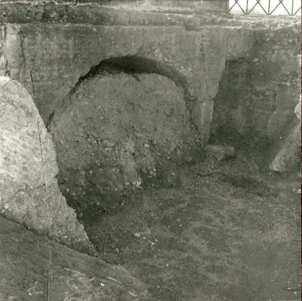 C002328 - monumento - Colosseo, ipogei, galleria occidentale, l'antiquarium allestito all'interno della galleria; neg. serie L, n. A 107