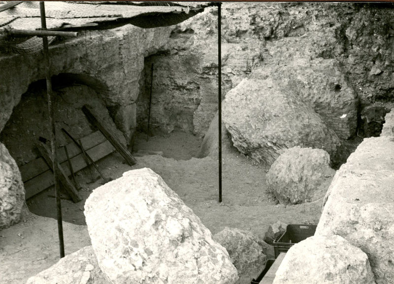C002329 - monumento - Colosseo, ipogei, veduta da est del corridoio principale; neg. serie A (9x12), n. 853