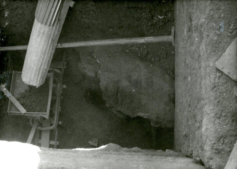 C002334 - monumento - Colosseo, settore nord, galleria intermedia tra II e III ordine, veduta della galleria; neg. serie L, n. A 56