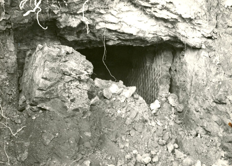 C002322 - monumento - Colosseo, ipogei, settore sud, veduta di alcuni corridoi; neg. serie L, n. A 137