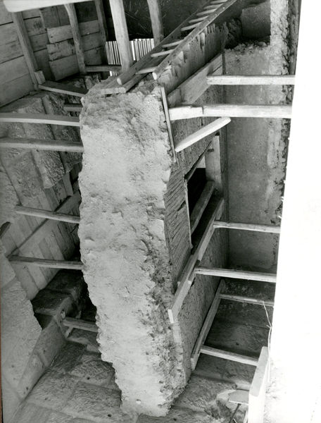 C002416 - restauro - Colosseo, prospetto meridionale, montaggio di una impalcatura lungo il primo ordine; neg. serie L, n. A 147