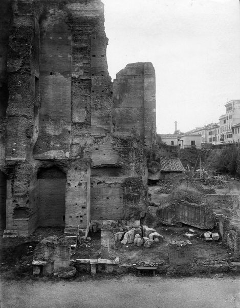 022040 - monumento - Foro Romano, c.d. Tempio di Augusto, esterno della parete settentrionale; senza negativo