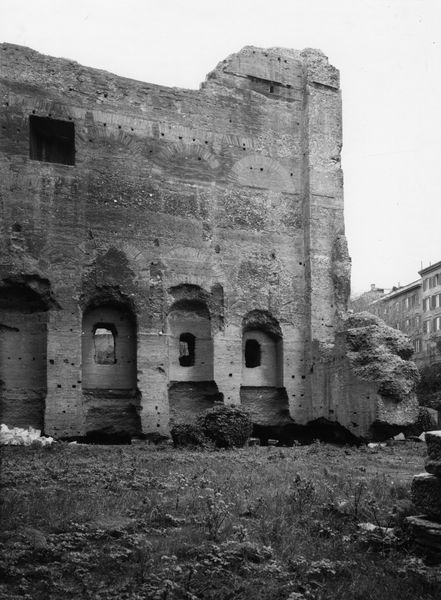 022054 - monumento - Foro Romano, c.d. Tempio di Augusto, interno della parete meridionale; neg. serie 9x12, n. 1321