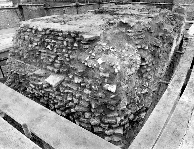 022075 - restauro - Foro Romano, c.d. Tempio di Augusto, la parete meridionale, restauri 1972; neg. serie FILM n. 294/3