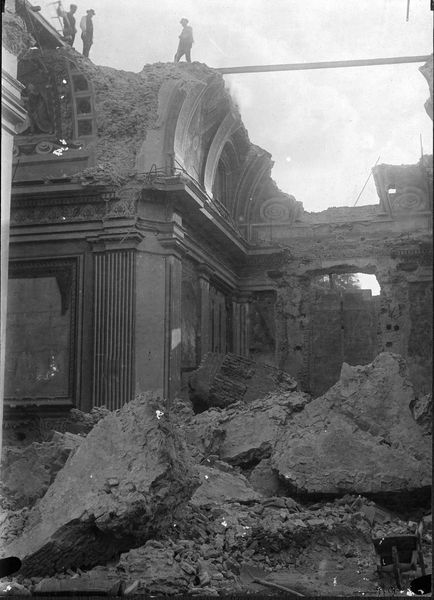 016547 - monumento - Foro Romano, Chiesa di S. Maria Liberatrice (ex), la chiesa durante la demolizione, particolare (gennaio 1900); neg. serie F, n. 219