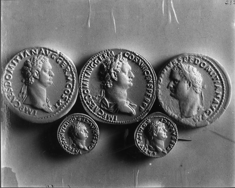 013738 - reperto - Foro Romano, Equus Domitiani, calchi in gesso di monete di Domiziano; neg. serie C, n. 232