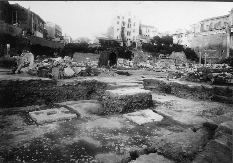 013747 - monumento - Foro Romano, Equus Domitiani, la platea di fondazione; neg. serie F, n. 287