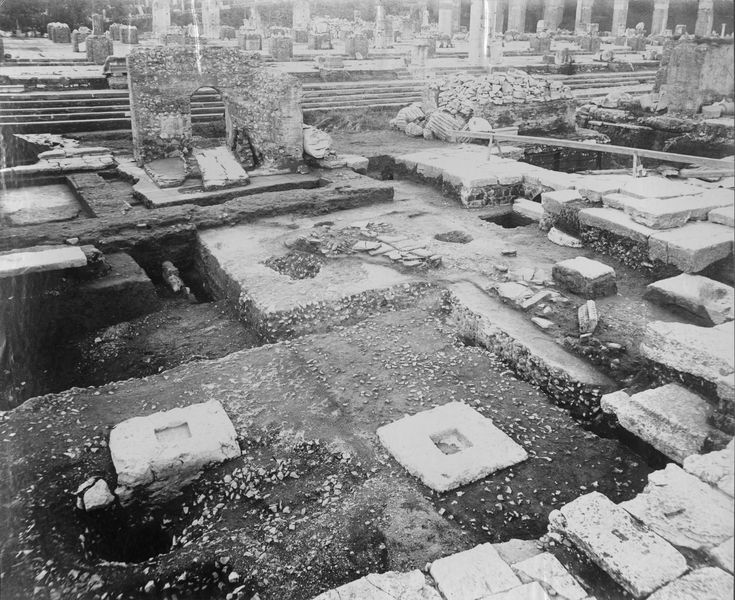 013753 - monumento - Foro Romano, Equus Domitiani, veduta di parte della fondazione (scavi Boni); neg. serie FILM 1492