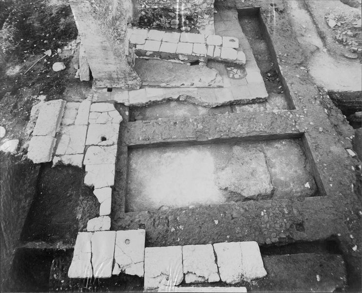 013754 - monumento - Foro Romano, Equus Domitiani, veduta della zona scavata a S/O della fondazione (scavi Boni); senza negativo