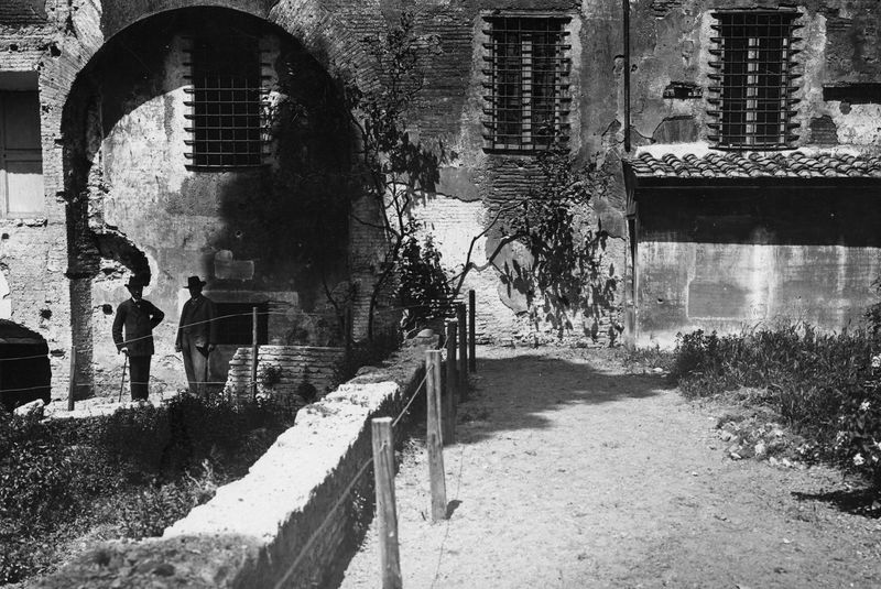 022585 - monumento - Palatino, Domus Augustana, Villa Mills, particolare della facciata meridionale; senza negativo