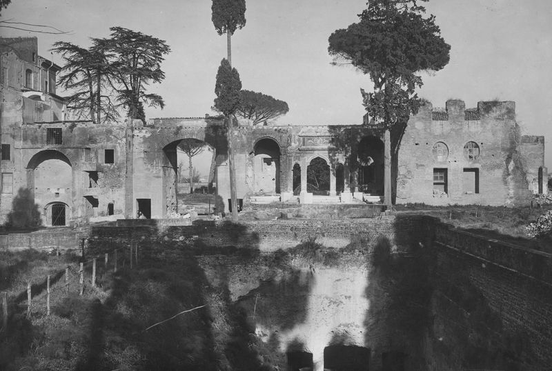 022594 - monumento - Palatino, Domus Augustana, Villa Mills, veduta della facciata meridionale dopo la demolizione; negativo serie E, n. 673