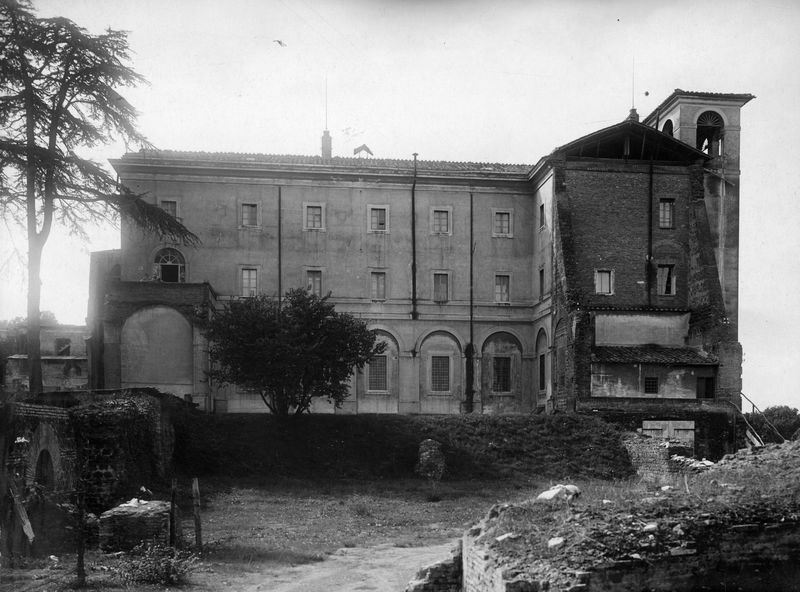 022570 - monumento - Palatino, Domus Augustana, Villa Mills, ex Convento della Visitazione, lato Nord (1928); ne. serie E, n. 2268. Inv. n. 2985