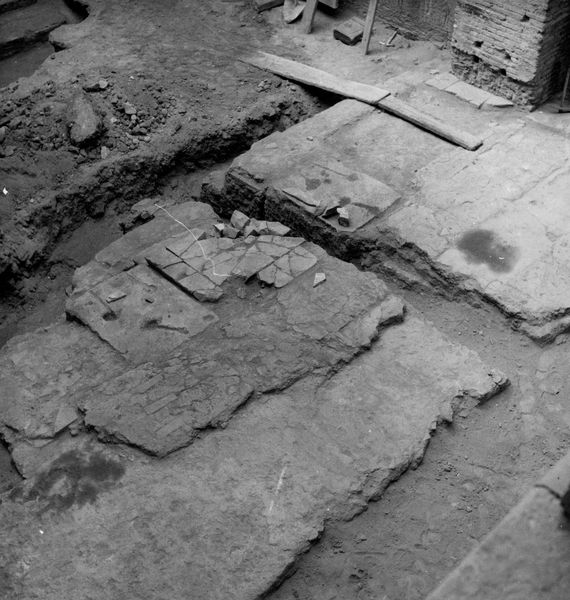 010194 - scavo archeologico - Palatino, Domus Augustana, Villa Mills, Loggia Mattei, Sala Mattei, saggi per i lavori del pavimento (4/X/1967); film n. 106