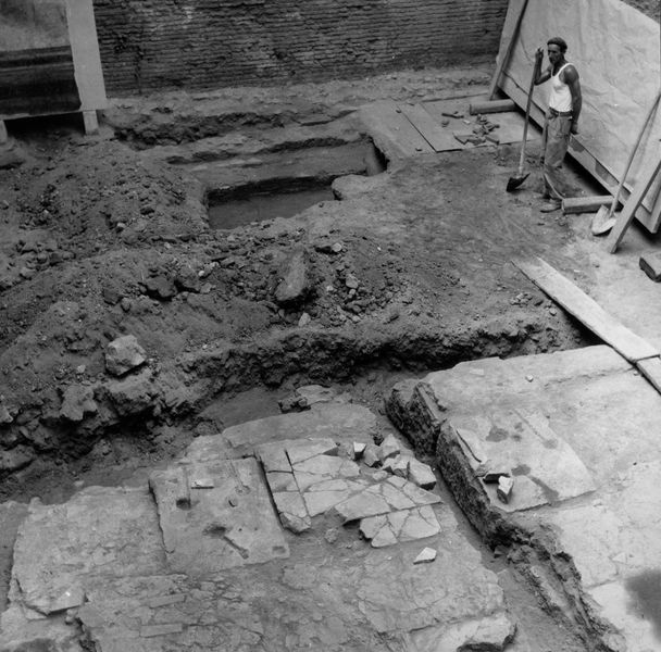 010195 - scavo archeologico - Palatino, Domus Augustana, Villa Mills, Loggia Mattei, Sala Mattei, saggi per i lavori del pavimento (4/X/1967); film n. 106