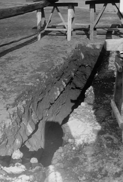 010173 - monumento - Palatino, Domus Augustana, Villa Mills, ambienti interni durante la demolizione, particolare di un pavimento; neg. serie F, n. 1622