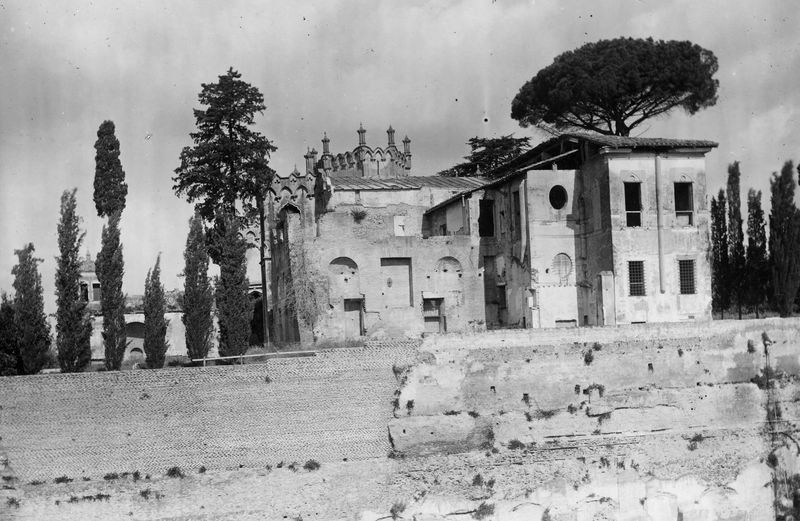 022621 - monumento - Palatino, Domus Augustana, Villa Mills, facciata settentrionale, l'estremitÃ  verso lo Stadio di Domiziano; neg. serie F, n. 1695 (film 2133). Inv. n. 4884