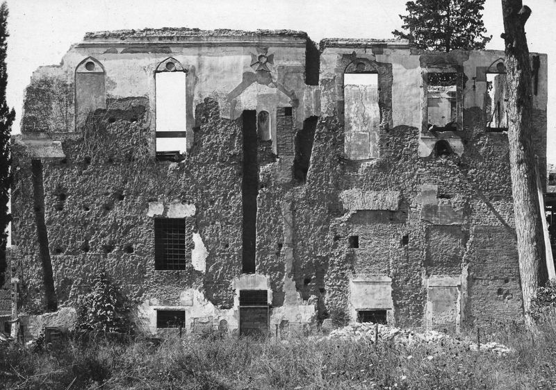 022631 - monumento - Palatino, Domus Augustana, Villa Mills, facciata settentrionale, l'estremitÃ  verso lo Stadio di Domiziano, durante la demolizione (agosto 1927); senza negativo
