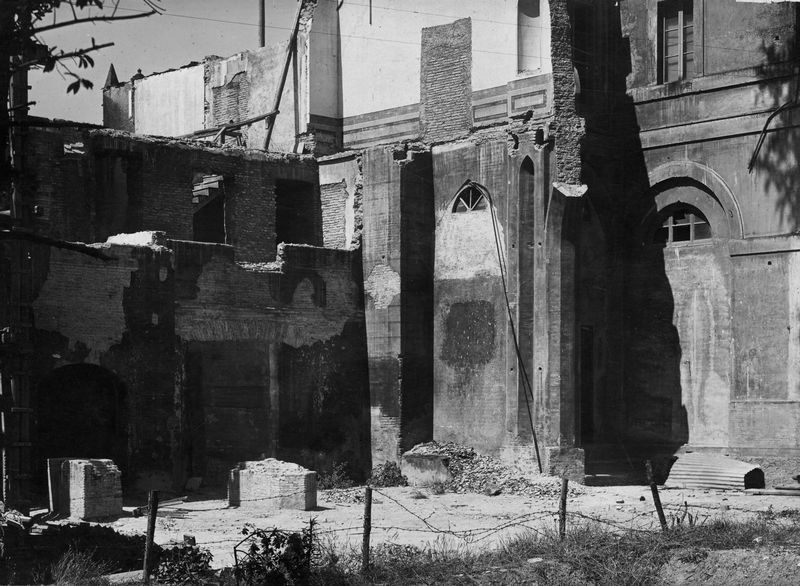 022648 - monumento - Palatino, Domus Augustana, Villa Mills, facciata settentrionale, S. Cesareo (agosto 1927); senza negativo