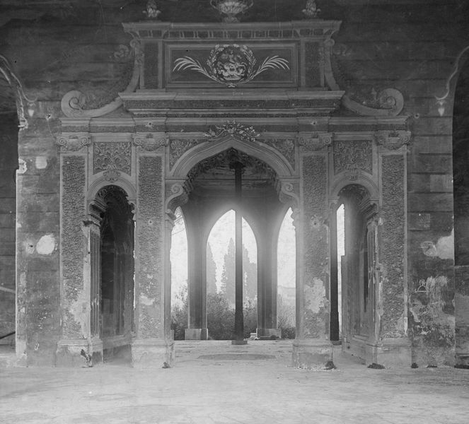 022653 - monumento - Palatino, Domus Augustana, Villa Mills, facciata settentrionale, il portichetto barocco; neg. serie C, n. 382. Inv. n. 382