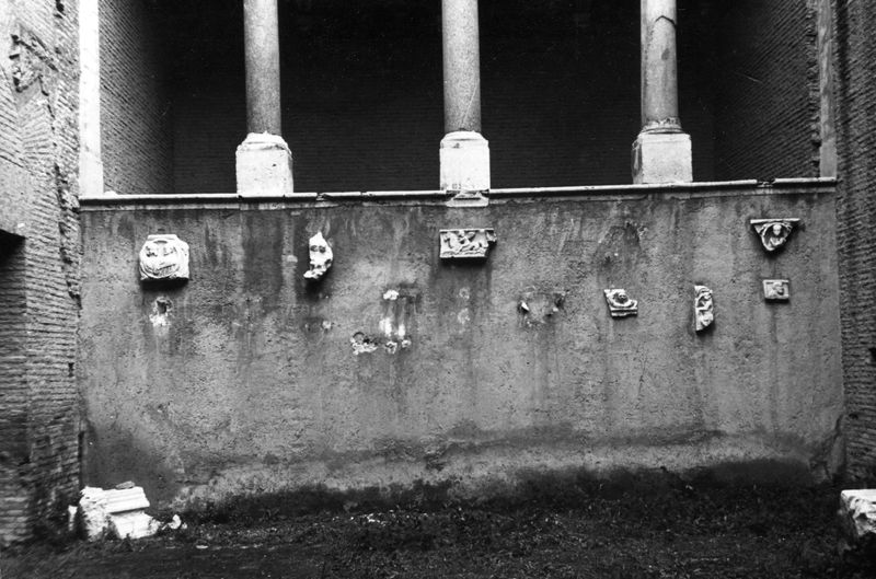 022665 - monumento - Palatino, Domus Augustana, Villa Mills, la loggetta Mattei (autunno 1959); film n. 24. Inv. n. 785