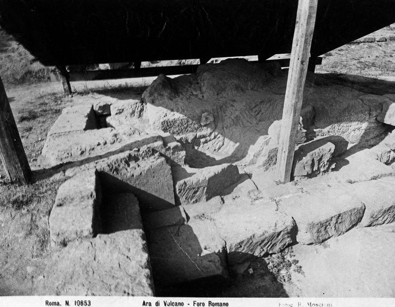 018982 - monumento - Foro Romano, Volcanal (Ara di Vulcano), veduta; senza negativo
