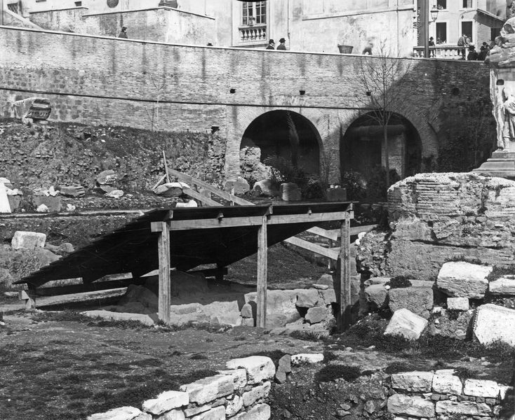 018986 - monumento - Foro Romano, Volcanal, veduta; neg. serie 21x27, n. 29. N. inv. 7606