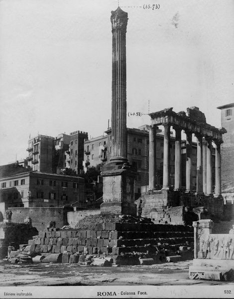 012742 - monumento - Foro Romano, veduta della Colonna di Foca con indicazione della quota sul  livello del mare; senza negativo