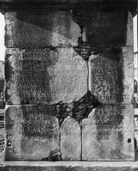 012751 - monumento - Foro Romano, Colonna di Foca, l'iscrizione sul basamento; neg. serie C, n. 90. Inv. n. 90