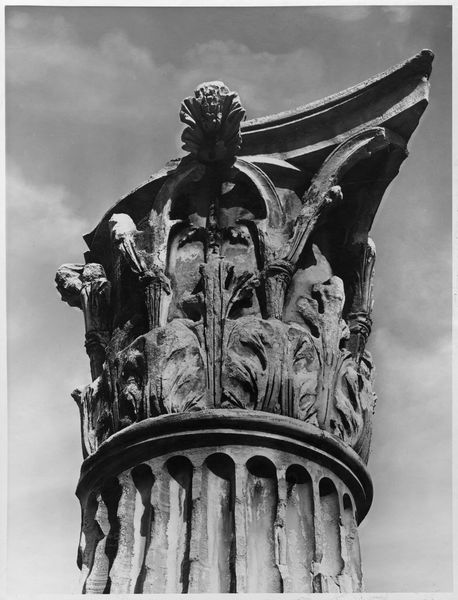 012766 - monumento - Foro Romano, Colonna di Foca, il capitello (particolare ingrandito); neg. serie F, n. 1284. Inv. n. 4473