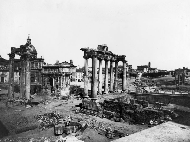017054 - monumento - Foro Romano, Tempio di Saturno, con Tempio di Vespasiano, ripresi dal Tabulario nell'anno 1883; Gab. Fot. Naz. / B, n. 612, neg. serie E, n. 23959, FILM 1492