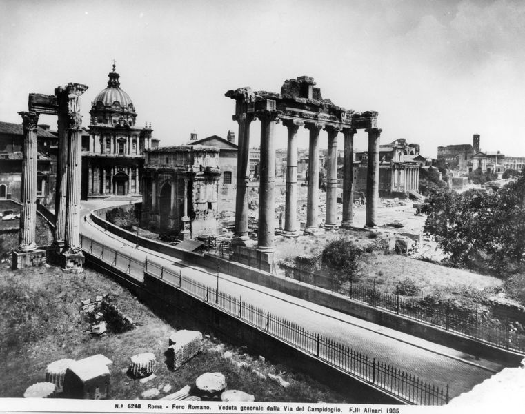 020039 - monumento - Foro Romano, Tempio di Saturno e Clivo Capitolino, veduta dal Tabularium; neg. serie 6x6, n. 19582 (foto Alinari)