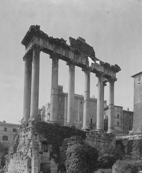 020034 - monumento - Foro Romano, Tempio di Saturno, veduta dal Foro Romano; foto Brunner
