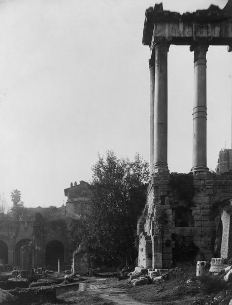 020032 - monumento - Foro Romano, veduta del Tempio di Saturno e del Vicus Iugarius; foto Chaufferier