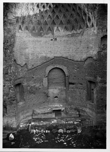 018374 - monumento - Tempio di Venere e Roma, cella occidentale, lavori preparatori per il restauro, l'abside; neg. serie F, n. 1310