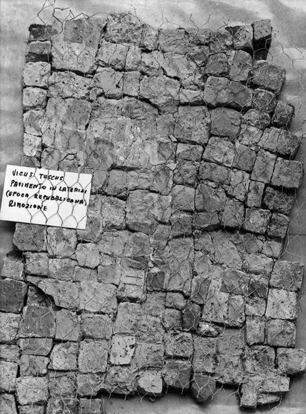 018956 - restauro - Foro Romano, Vicus Tuscus, rimozione del pavimento in laterizi; FILM n. 1954